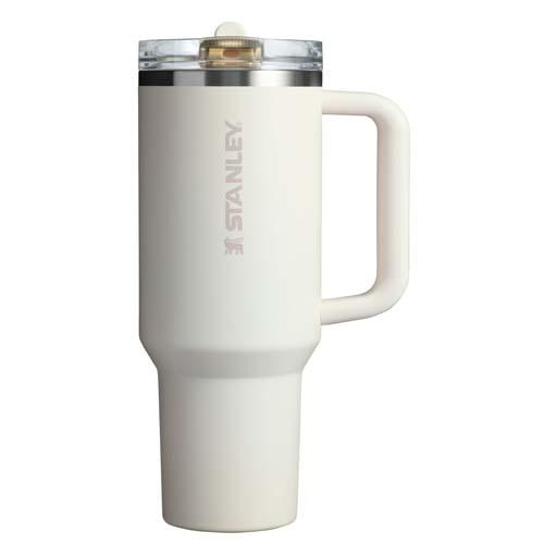 Stanley Quencher ProTour 1180 ml termoizolowany kubek ze słomką, wykonany z recyklingowanej stali nierdzewnej 10097910 – widok z przodu