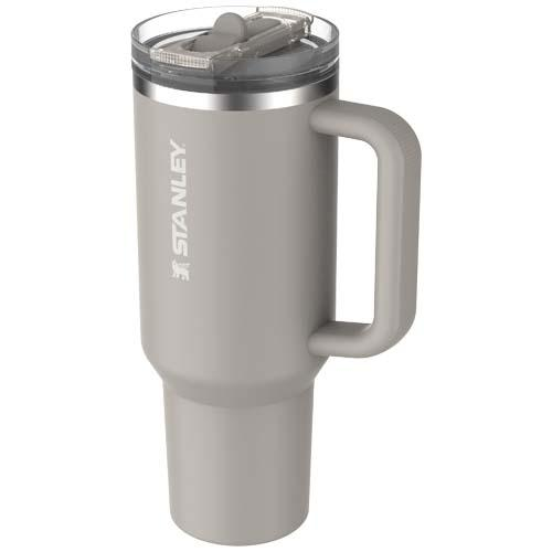 Stanley Quencher ProTour 1180 ml termoizolowany kubek ze słomką, wykonany z recyklingowanej stali nierdzewnej 10097982 – widok z przodu