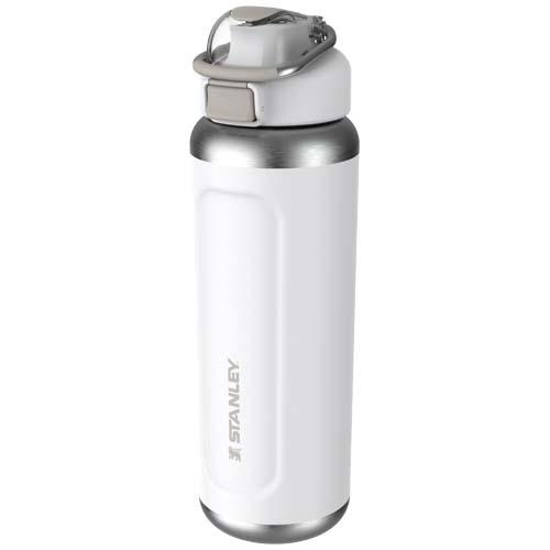 Termoizolowany bidon na wodę Stanley Classic Wellspring 710 ml wykonany z recyklingowanej stali nierdzewnej 10098001 – widok z przodu
