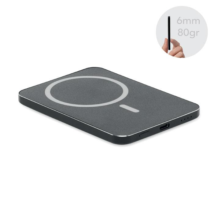 Smukły magnetyczny powerbank 20W MO3178-03 – widok z przodu